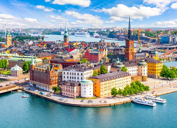 Top Countries Leading the Race towards Net Zero